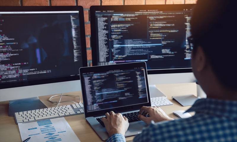 数据科学选型：R与Python如何赋能桥东区网站建设？